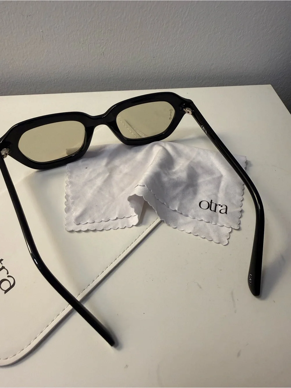 OTRA Derby Black/olive Sunglasses